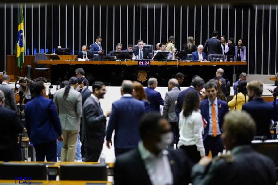 Ecos do plenário: repercussões partidárias, mídia e mercado , o país reage ao vaivém do STF no caso Bolsonaro