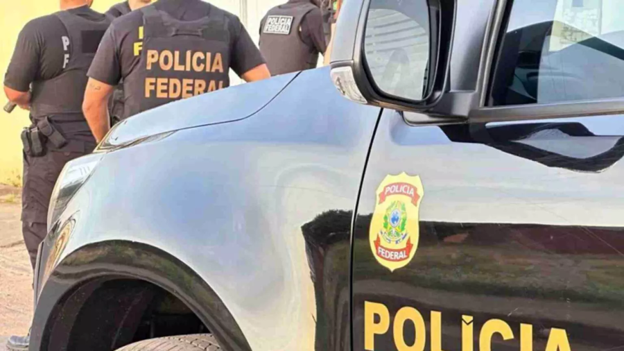 Prefeito usou rede de espionagem para interferir em investigação da PF, aponta relatório