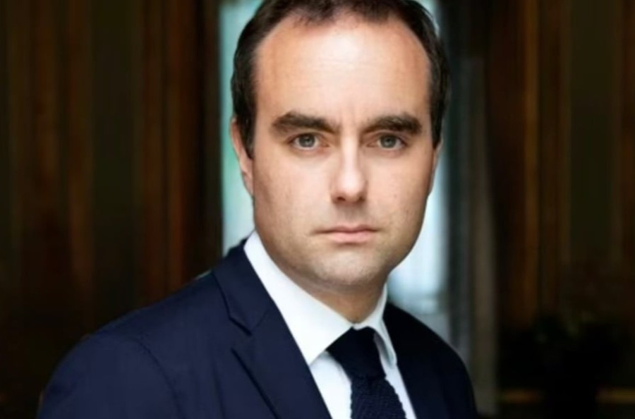 Primeiro-ministro francês renuncia após menos de um mês no cargo e agrava instabilidade no governo Macron
