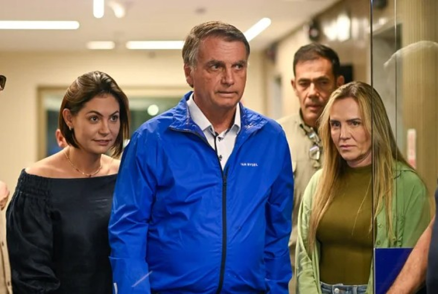 Bolsonaro articula candidatura de Michelle Bolsonaro à Presidência