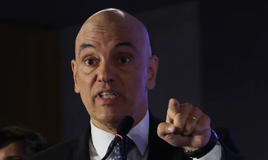Alexandre de Moraes nega pedido de liberdade a Jair Bolsonaro