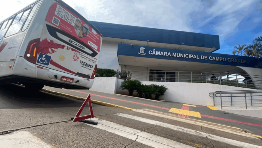 Vereador entrega ao MP relatório próprio com novas irregularidades do Consórcio Guaicurus