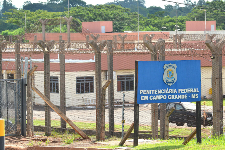 Operação no Rio motiva transferência de líderes do Comando Vermelho para presídio federal de Campo Grande
