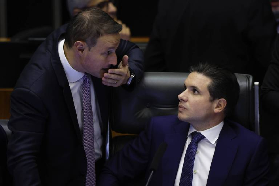 Derrite derruba texto do governo e Câmara aprova PL Antifacção com novas regras mais rigorosas