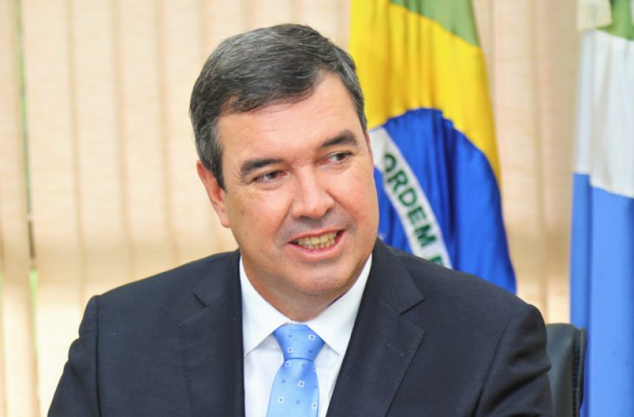 Riedel lidera corrida pela reeleição, aponta pesquisa