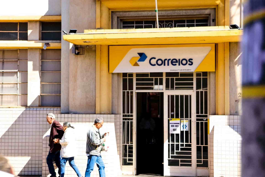 Lula reafirma reestruturação e barra privatização dos Correios