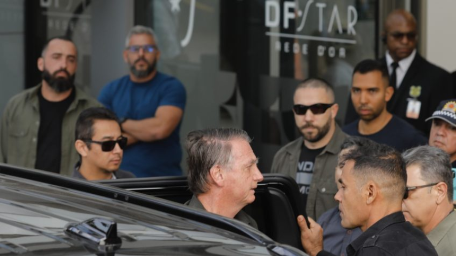 Bolsonaro deve passar réveillon hospitalizado e alta médica é prevista para 1º de janeiro