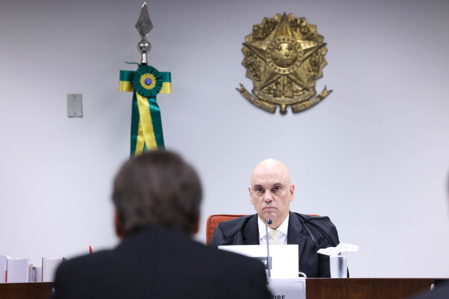 Moraes nega prisão domiciliar a Bolsonaro e determina retorno à PF após alta hospitalar