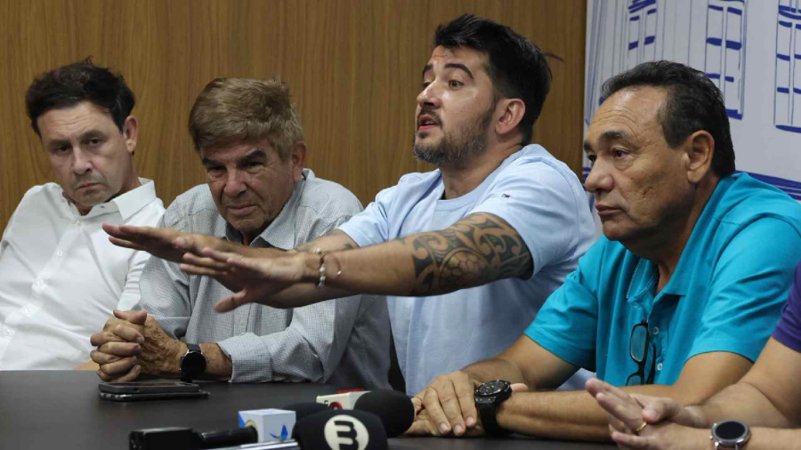Reunião para agendar sessão extraordinária da Câmara é adiada