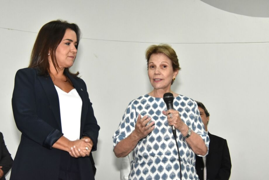 Tereza Cristina sai em defesa de Adriane em meio à crise do IPTU