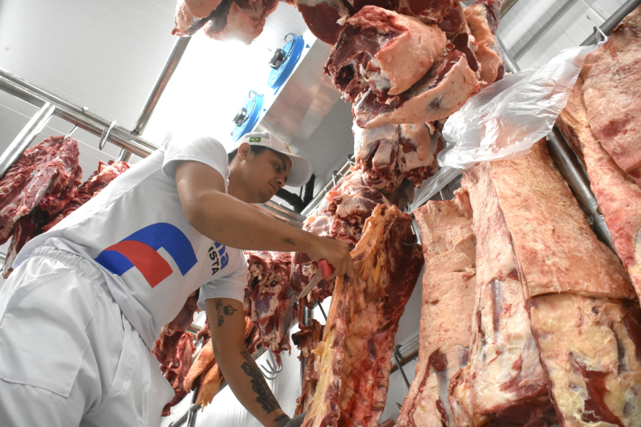 Apesar do tarifaço, MS bate recorde histórico na exportação de carne bovina