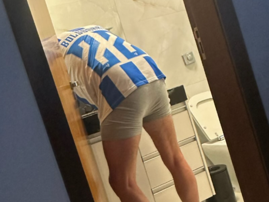 Carlos diz que Bolsonaro tem crise de azia na prisão na PF e posta foto do pai