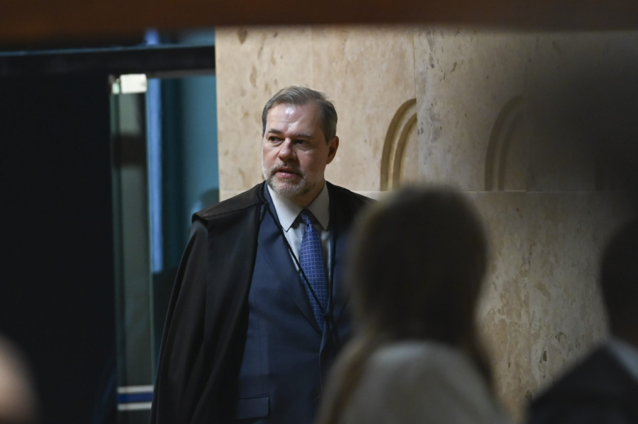 Senadores protocolam pedido de impeachment contra Ministro Toffoli
