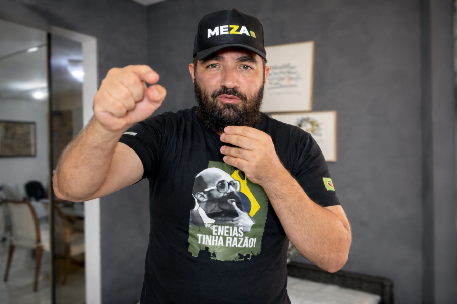 Oswaldo Meza, o Advogado Que Enfrenta o Sistema