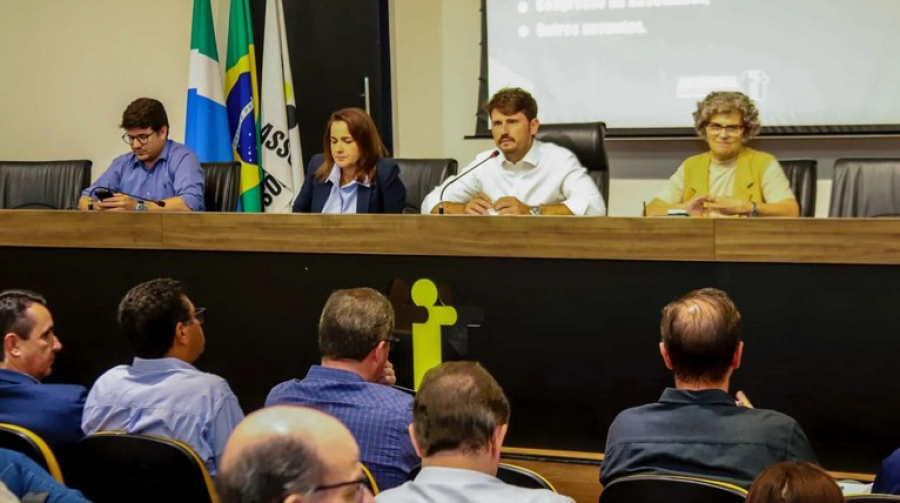 Prefeitos de 37 cidades de MS se unem em Assomasul para definir pautas da Marcha a Brasília 2026