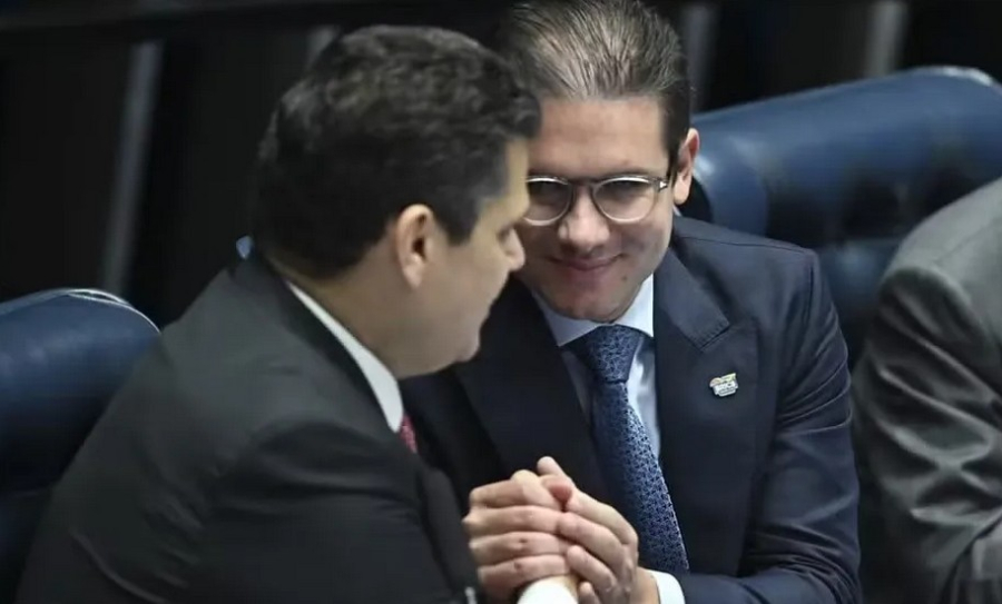 Motta e Alcolumbre esvaziam o Congresso para conter os danos do escândalo do Banco Master