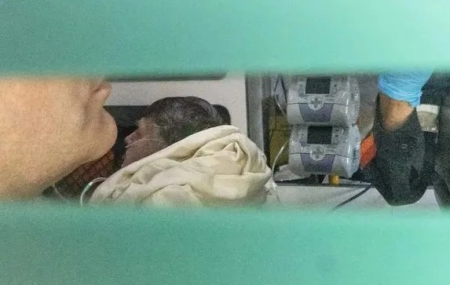 Infecção pulmonar mantém Bolsonaro na UTI por pelo menos uma semana