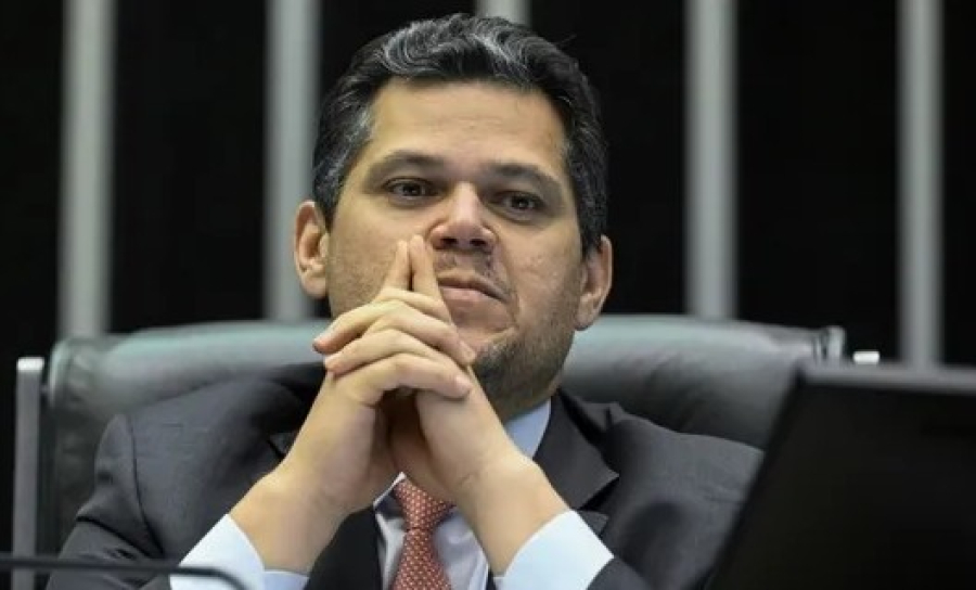Alcolumbre resiste à prorrogação da CPMI do INSS enquanto STF decide futuro da investigação