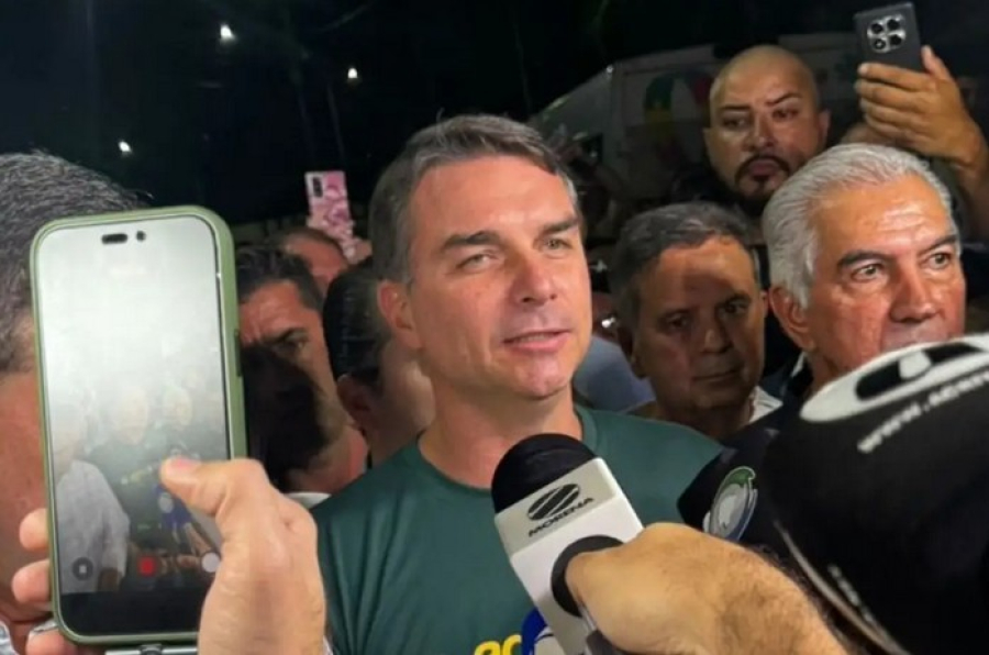 Flávio Bolsonaro chama Tereza Cristina de “vice dos sonhos”, mas senadora diz que cargo “não está nos planos”