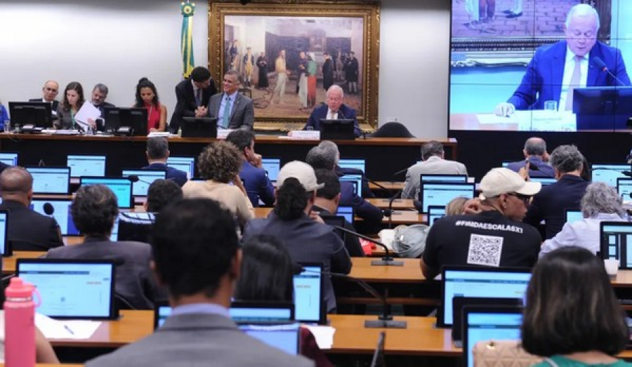 CCJ da Câmara vota nesta quarta-feira PEC que acaba com escala 6x1