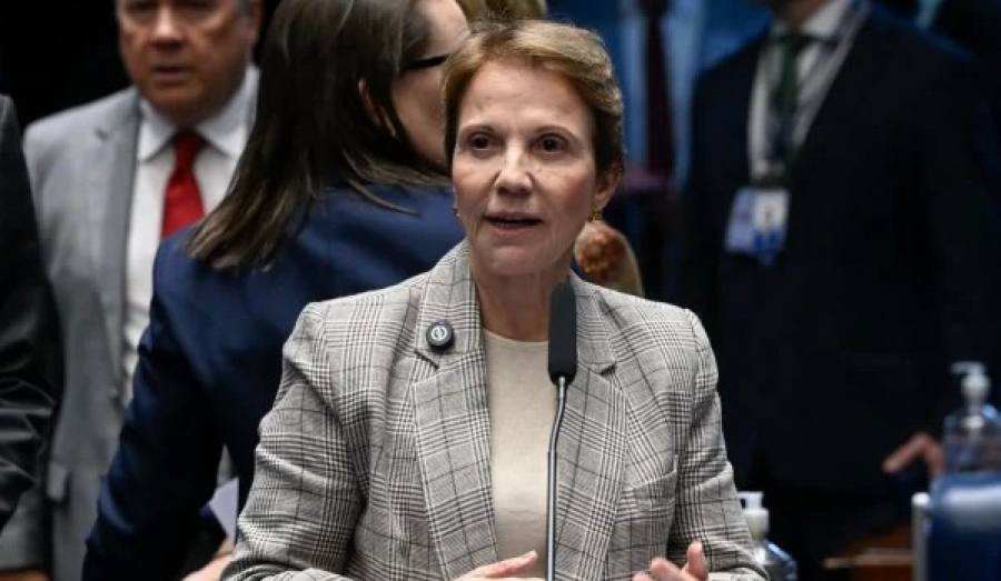 Senadora chama Correios de 