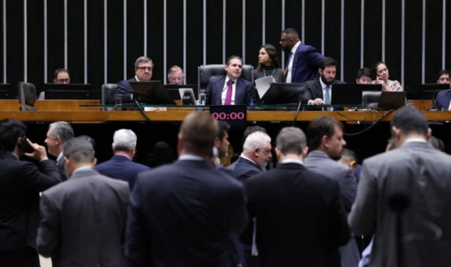 Câmara aprova projeto sobre minerais críticos na véspera do encontro Lula-Trump