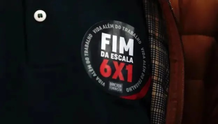Foto de adesivo contra a jornada de trabalho 6 por 1. - (Foto: Ilustração)