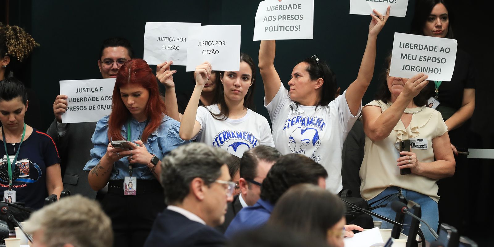 Projeto de anistia aos golpistas do 8 de janeiro é adiado na CCJ