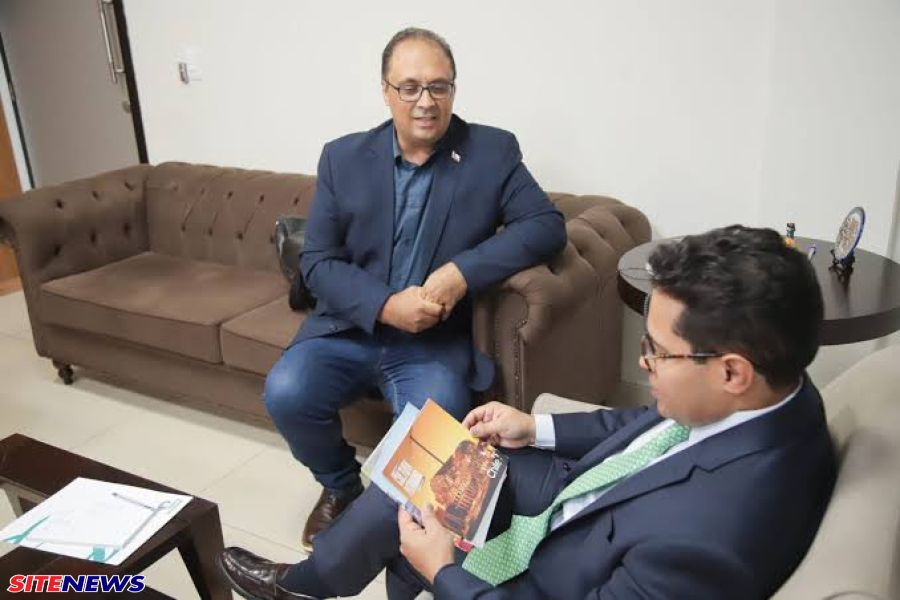 O presidente da Câmara Municipal, vereador Papy recebeu gestor de negócios internacionais chileno
