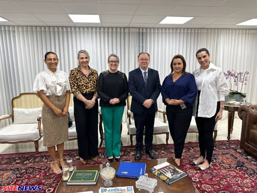 A prefeita de Campo Grande, Adriane Lopes, se reuniu nessa segunda-feira (24) com o presidente do TJMS