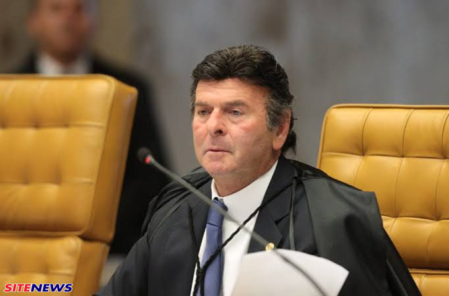 O ministro Luiz Fux apresentou uma visão divergente questionando a competência do STF para julgar Bolsonaro 