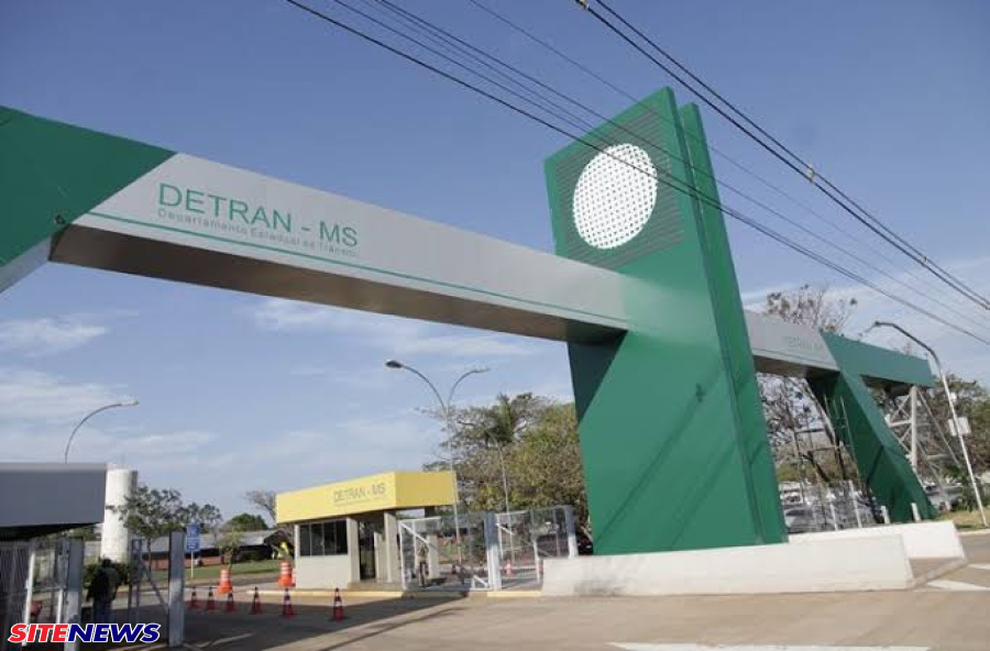 Motoristas brasileiros podem realizar a renovação de suas habilitações de forma online