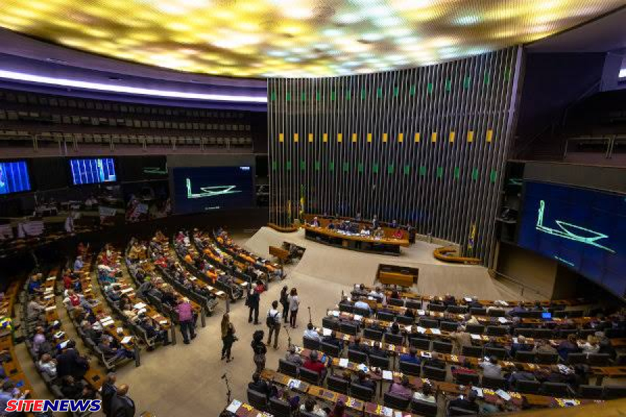 Requerimento de urgência para a tramitação do projeto de lei que prevê anistia aos presos do 8 de janeiro foi protocolado na Câmara dos Deputados 