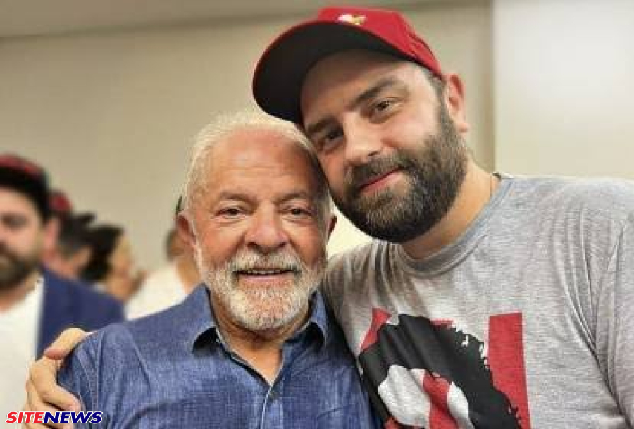 Filho caçula de Lula usou as redes sociais para ironizar a internação do ex-presidente Bolsonaro