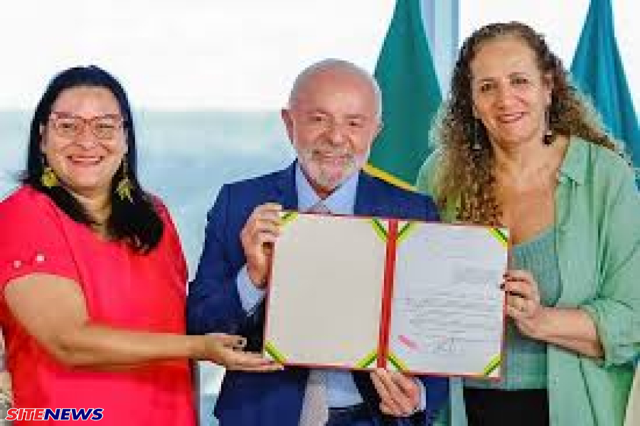 Presidente Lula sancionou uma lei que permite o monitoramento de agressores de mulheres por meio de tornozeleiras eletrônicas