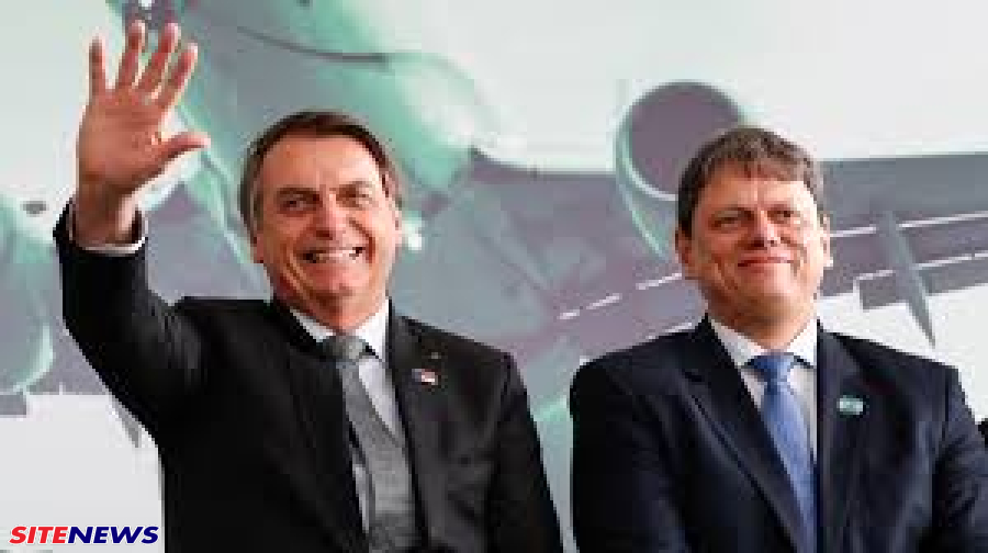 O ex-presidente Jair Bolsonaro (PL) estaria decidido a abrir mão da disputa direta à Presidência da República em 2026 e lançar Tarcisio de Freitas 